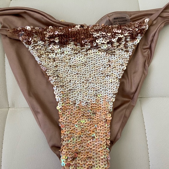 Beach Bunny Blush Ariel Bikini bottom - Picture 7 of 10